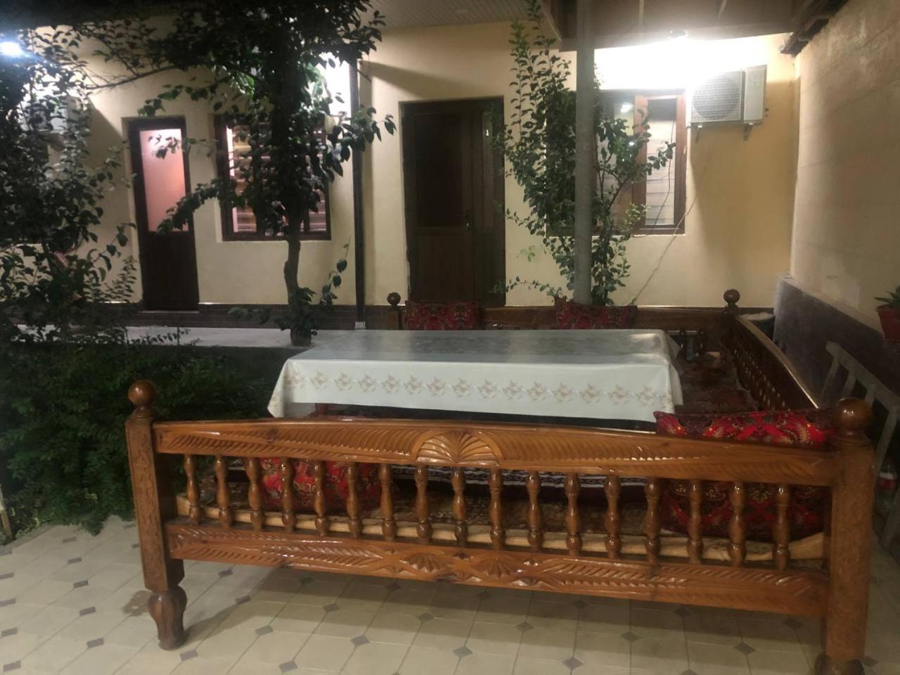 Дом Отель Бадамзар Tashkent Luaran gambar